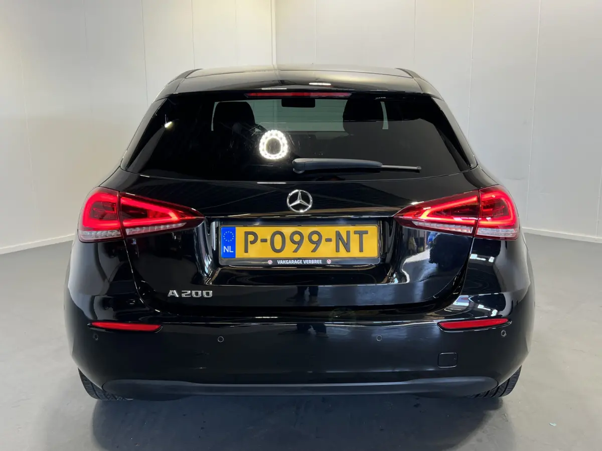 200 AMG Line | Navigatie/Android/Apple Carplay | LM Velgen 18" | Voorstoelen Verwarmd | Achteruitrijcamera | Cruise Control | AMG-Styling | Airco |