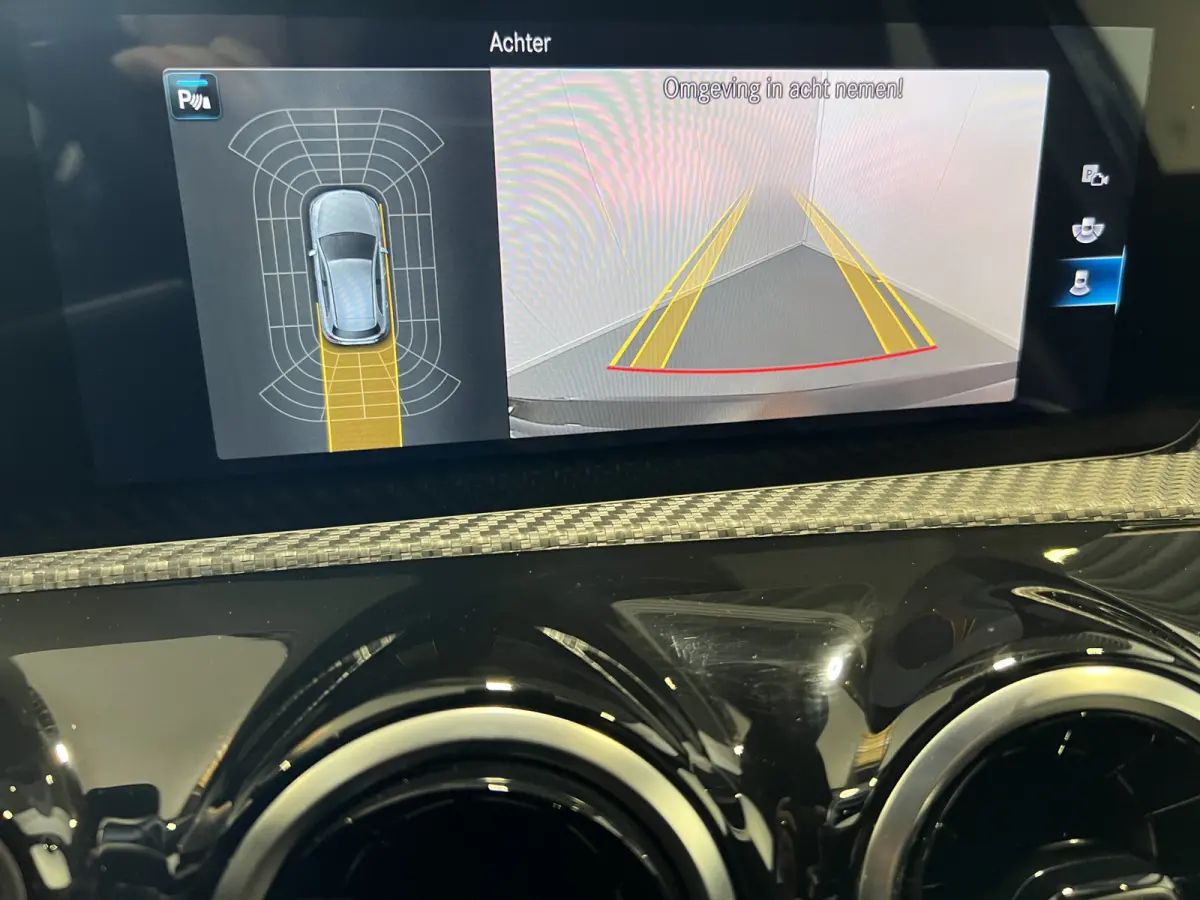 200 AMG Line | Navigatie/Android/Apple Carplay | LM Velgen 18" | Voorstoelen Verwarmd | Achteruitrijcamera | Cruise Control | AMG-Styling | Airco |