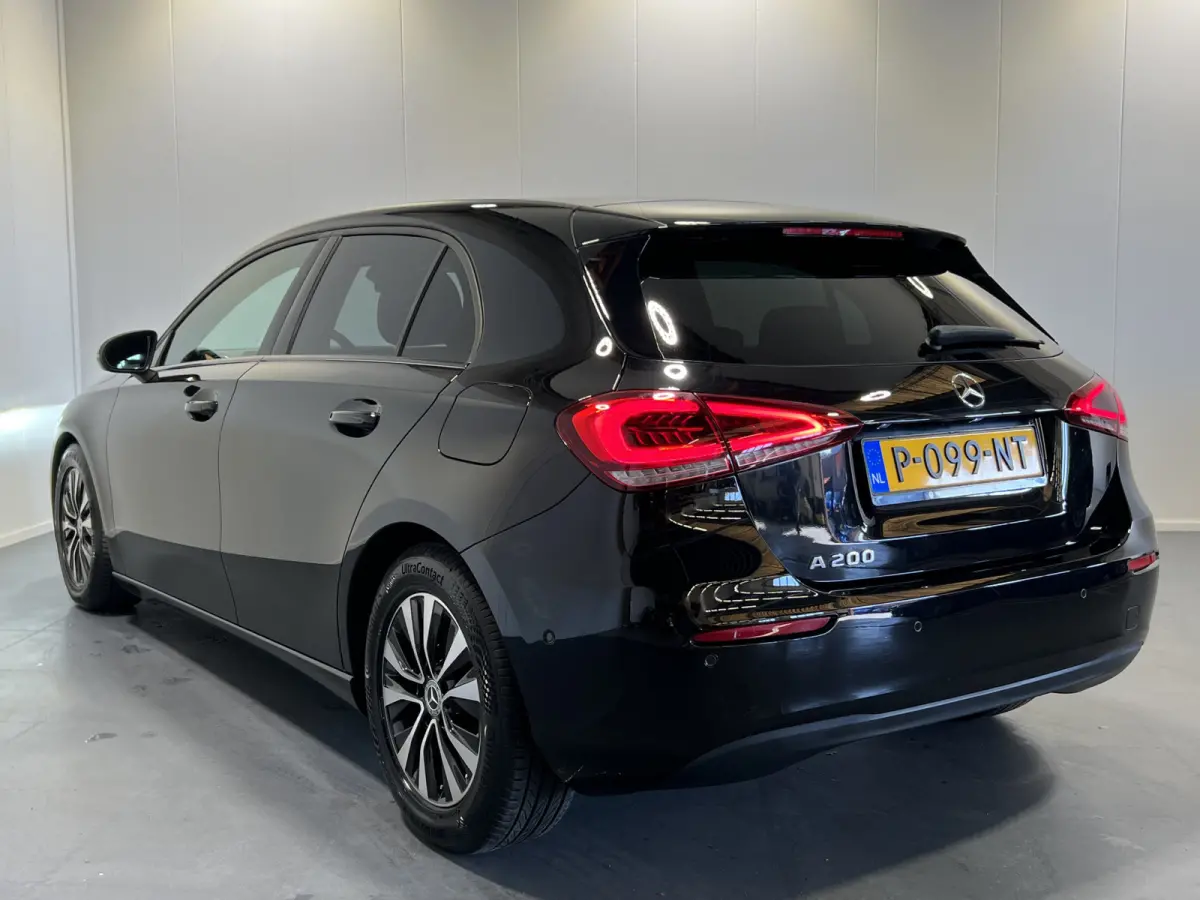 200 AMG Line | Navigatie/Android/Apple Carplay | LM Velgen 18" | Voorstoelen Verwarmd | Achteruitrijcamera | Cruise Control | AMG-Styling | Airco |