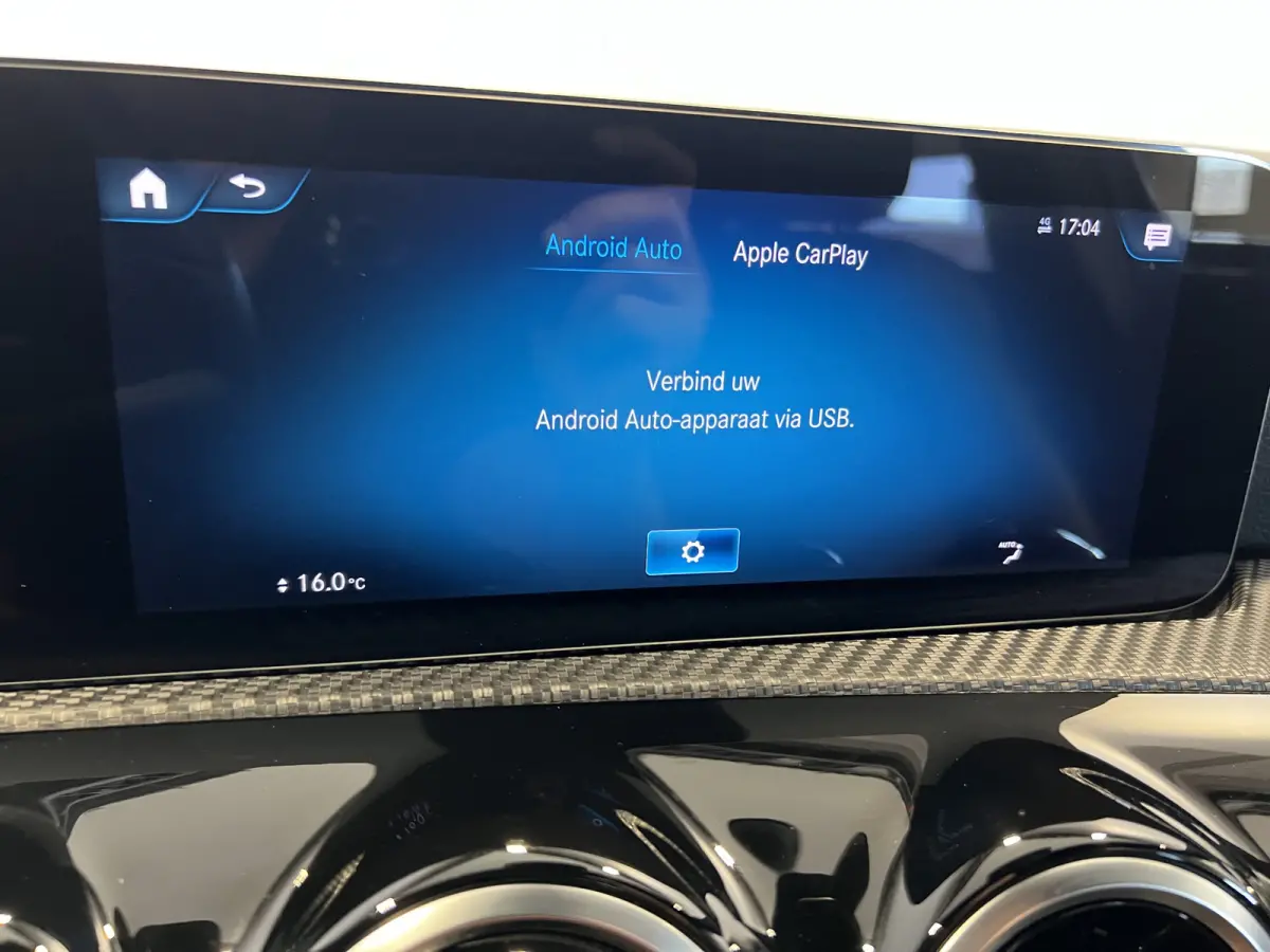 200 AMG Line | Navigatie/Android/Apple Carplay | LM Velgen 18" | Voorstoelen Verwarmd | Achteruitrijcamera | Cruise Control | AMG-Styling | Airco |