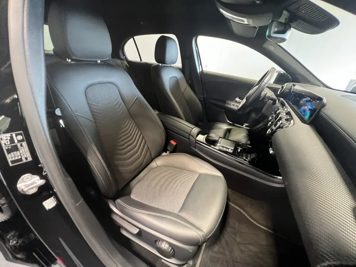 200 AMG Line | Navigatie/Android/Apple Carplay | LM Velgen 18" | Voorstoelen Verwarmd | Achteruitrijcamera | Cruise Control | AMG-Styling | Airco |