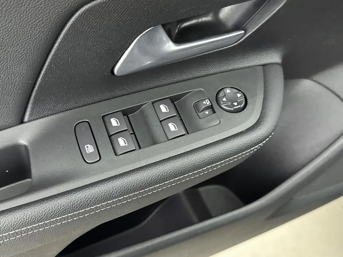 GS 54 kWh | ACCU 97% | Dodehoekdetectie | Navigatie | Adaptieve cruise control | Lichtmetalen velgen |