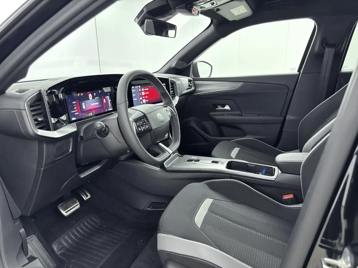 GS 54 kWh | ACCU 97% | Dodehoekdetectie | Navigatie | Adaptieve cruise control | Lichtmetalen velgen |