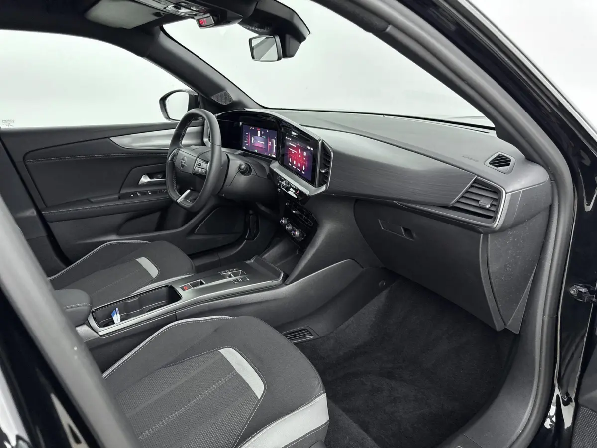 GS 54 kWh | ACCU 97% | Dodehoekdetectie | Navigatie | Adaptieve cruise control | Lichtmetalen velgen |
