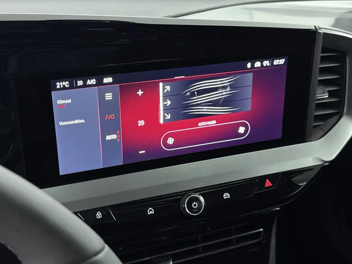 GS 54 kWh | ACCU 97% | Dodehoekdetectie | Navigatie | Adaptieve cruise control | Lichtmetalen velgen |