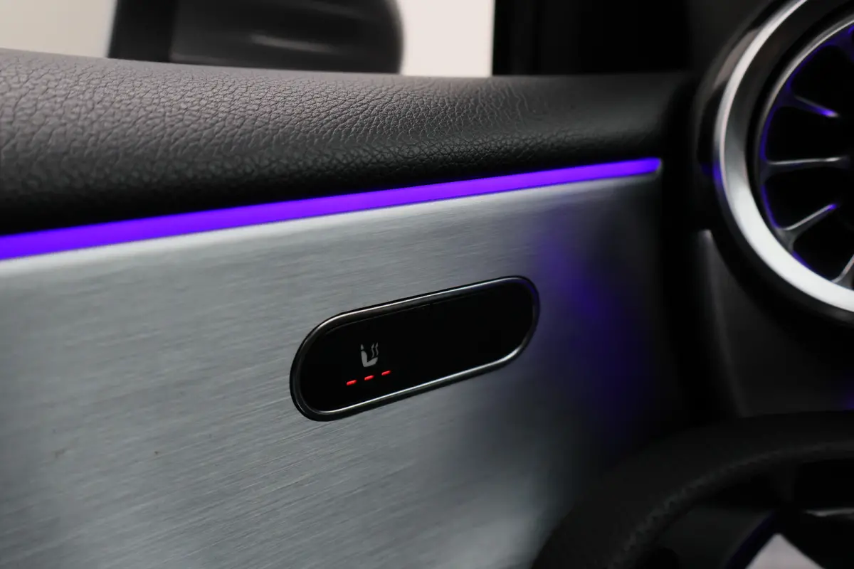 250 e Business Solution AMG Limited Virtual Cockpit, Camera, Cruise, Sfeerverlichting, LED, Apple CarPlay, DAB, 18"