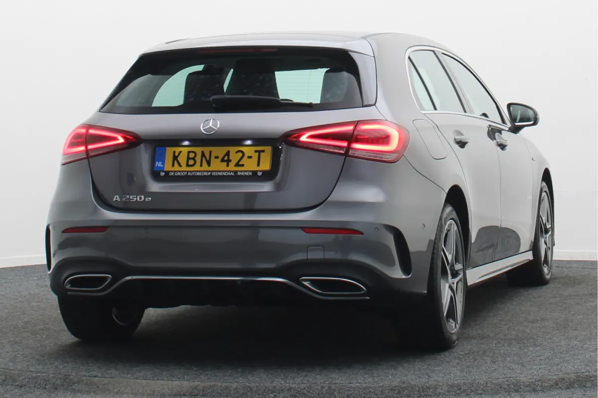 250 e Business Solution AMG Limited Virtual Cockpit, Camera, Cruise, Sfeerverlichting, LED, Apple CarPlay, DAB, 18"
