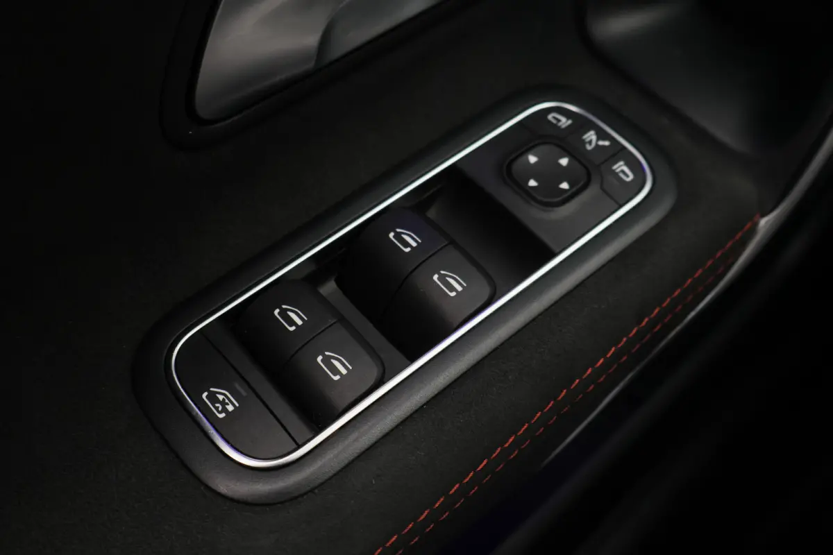 250 e Business Solution AMG Limited Virtual Cockpit, Camera, Cruise, Sfeerverlichting, LED, Apple CarPlay, DAB, 18"