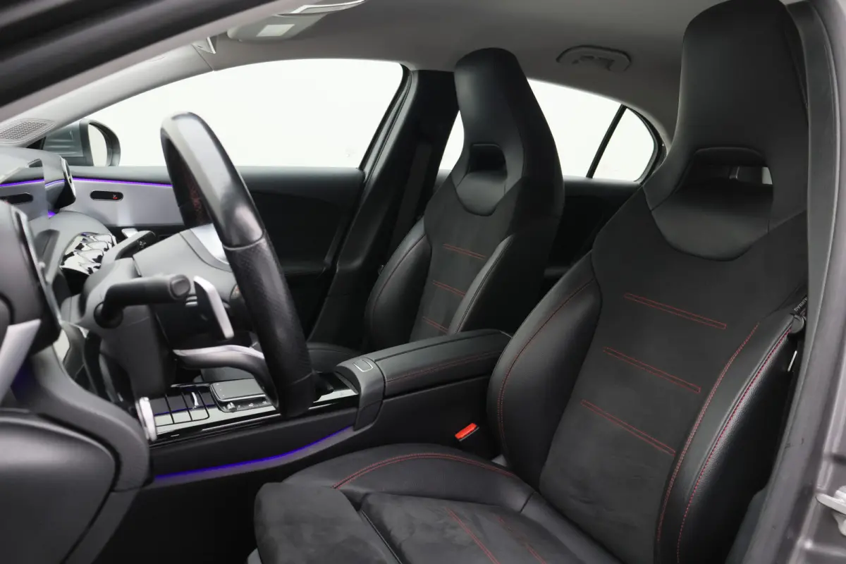 250 e Business Solution AMG Limited Virtual Cockpit, Camera, Cruise, Sfeerverlichting, LED, Apple CarPlay, DAB, 18"