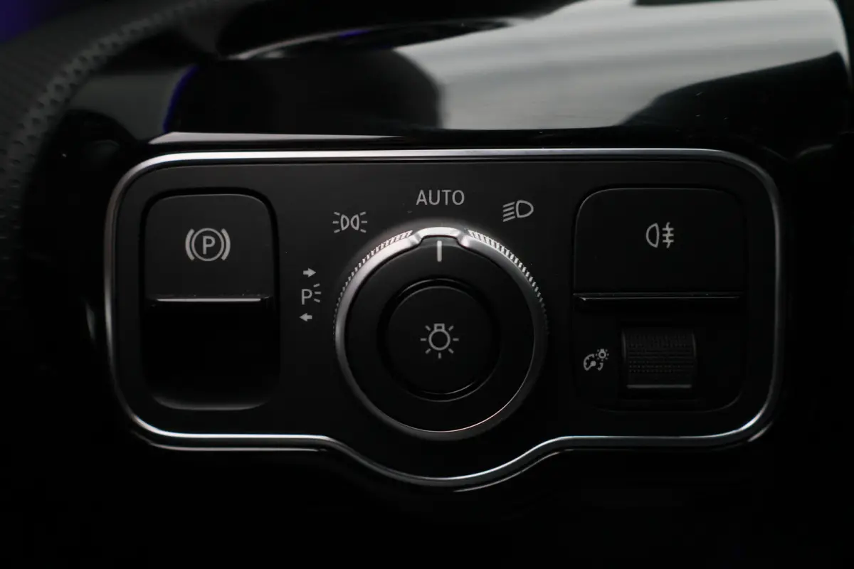 250 e Business Solution AMG Limited Virtual Cockpit, Camera, Cruise, Sfeerverlichting, LED, Apple CarPlay, DAB, 18"