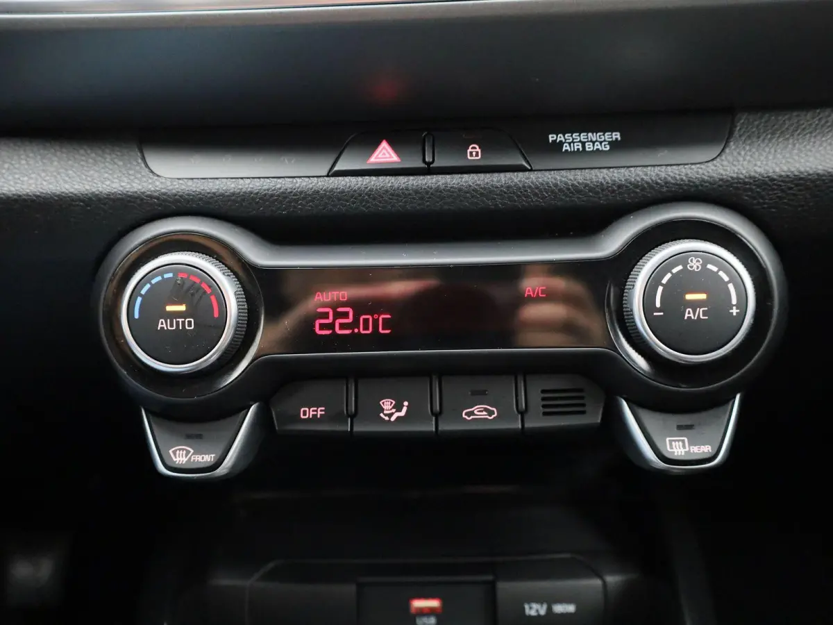 1.0 T-GDi MHEV DynamicLine | CAMERA | PARKEERSENSOREN | CLIMATE CONTROL | CRUISE CONTROL | NAVIGATIE | APPLE CARPLAY / ANDROID AUTO | LMV |