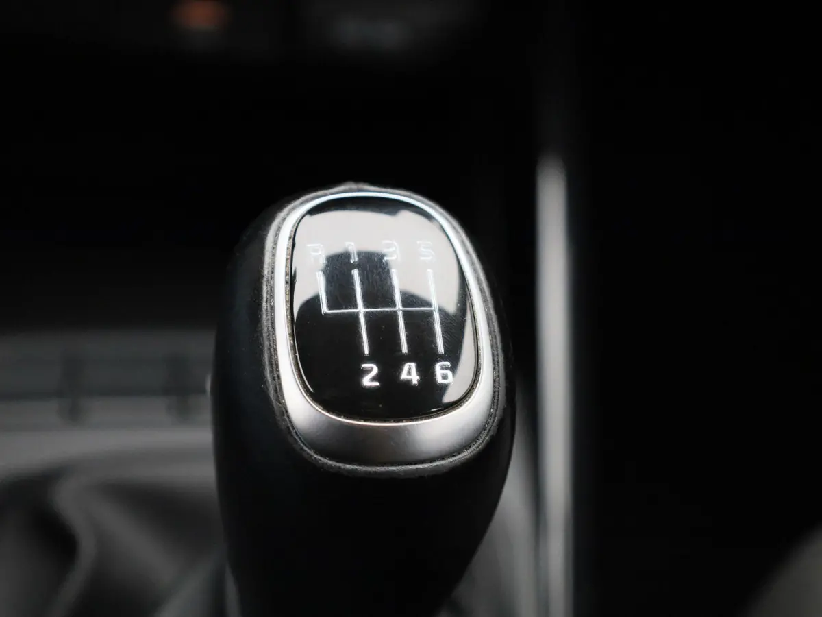 1.0 T-GDi MHEV DynamicLine | CAMERA | PARKEERSENSOREN | CLIMATE CONTROL | CRUISE CONTROL | NAVIGATIE | APPLE CARPLAY / ANDROID AUTO | LMV |