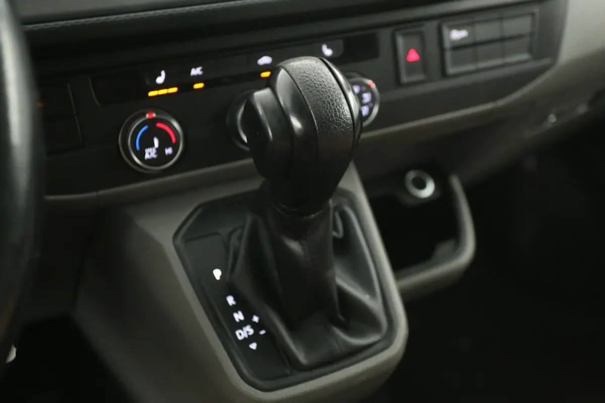 2.0 TDI L2H1 150PK | Automaat | Airco | Camera | Cruise | 3 Zits | 2xSchuifdeur | Trekhaak | Carplay