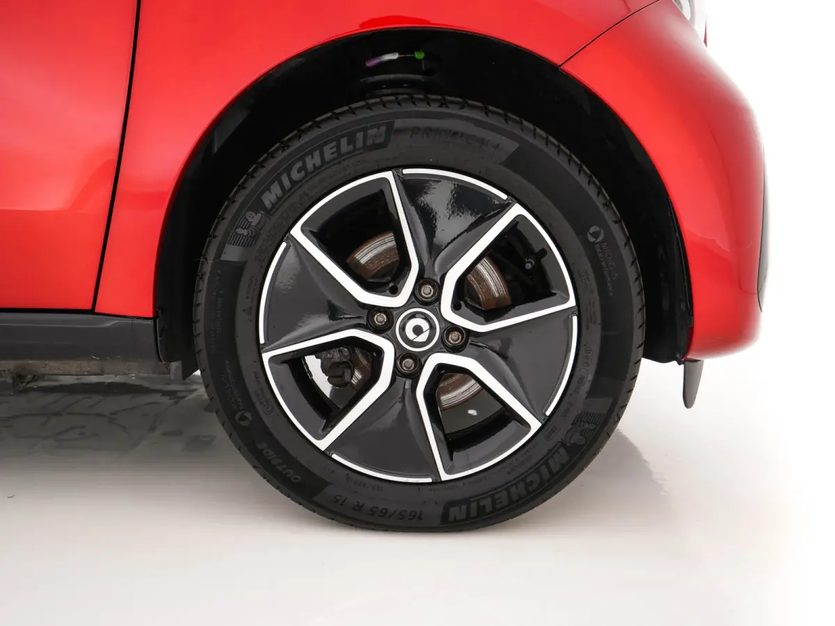 EQ Passion 18 kWh (3-Fase-22kW) {SoH-95%} Aut.*FACE-LIFT | LED-LIGHTS | HEATED-COMFORTSEATS | CRUISE | ECC | DAB | SMART-AUDIO | COOL/AUDIO-PACK | 15"ALU*