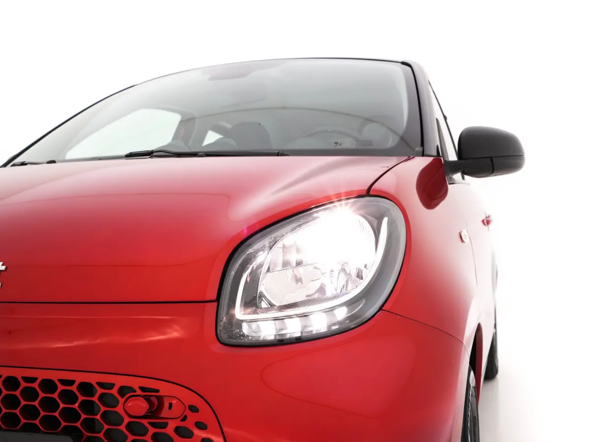 EQ Passion 18 kWh (3-Fase-22kW) {SoH-95%} Aut.*FACE-LIFT | LED-LIGHTS | HEATED-COMFORTSEATS | CRUISE | ECC | DAB | SMART-AUDIO | COOL/AUDIO-PACK | 15"ALU*