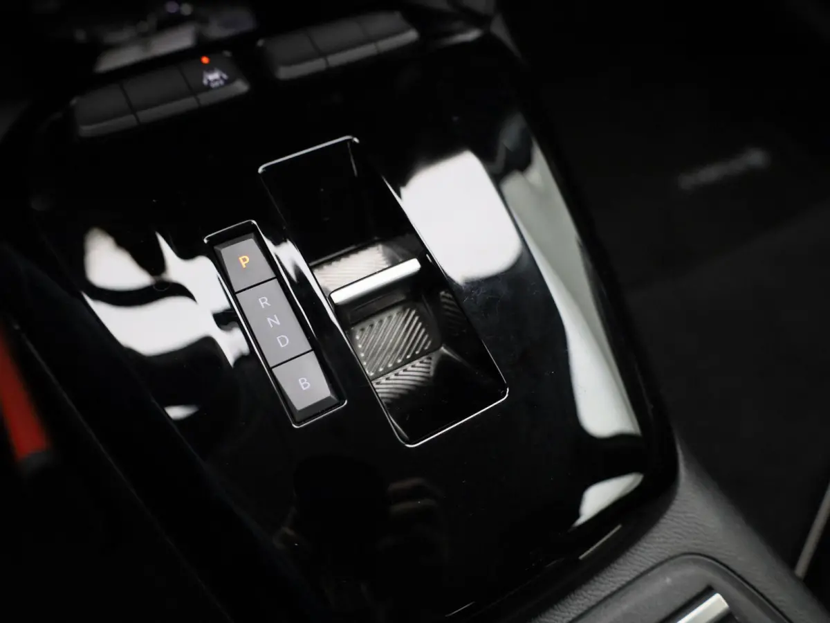 Edition 50 kWh | CRUISE CONTROL | CLIMATE CONTROL | APPLE CARPLAY / ANDROID AUTO | DIGITAAL DASHBOARD |