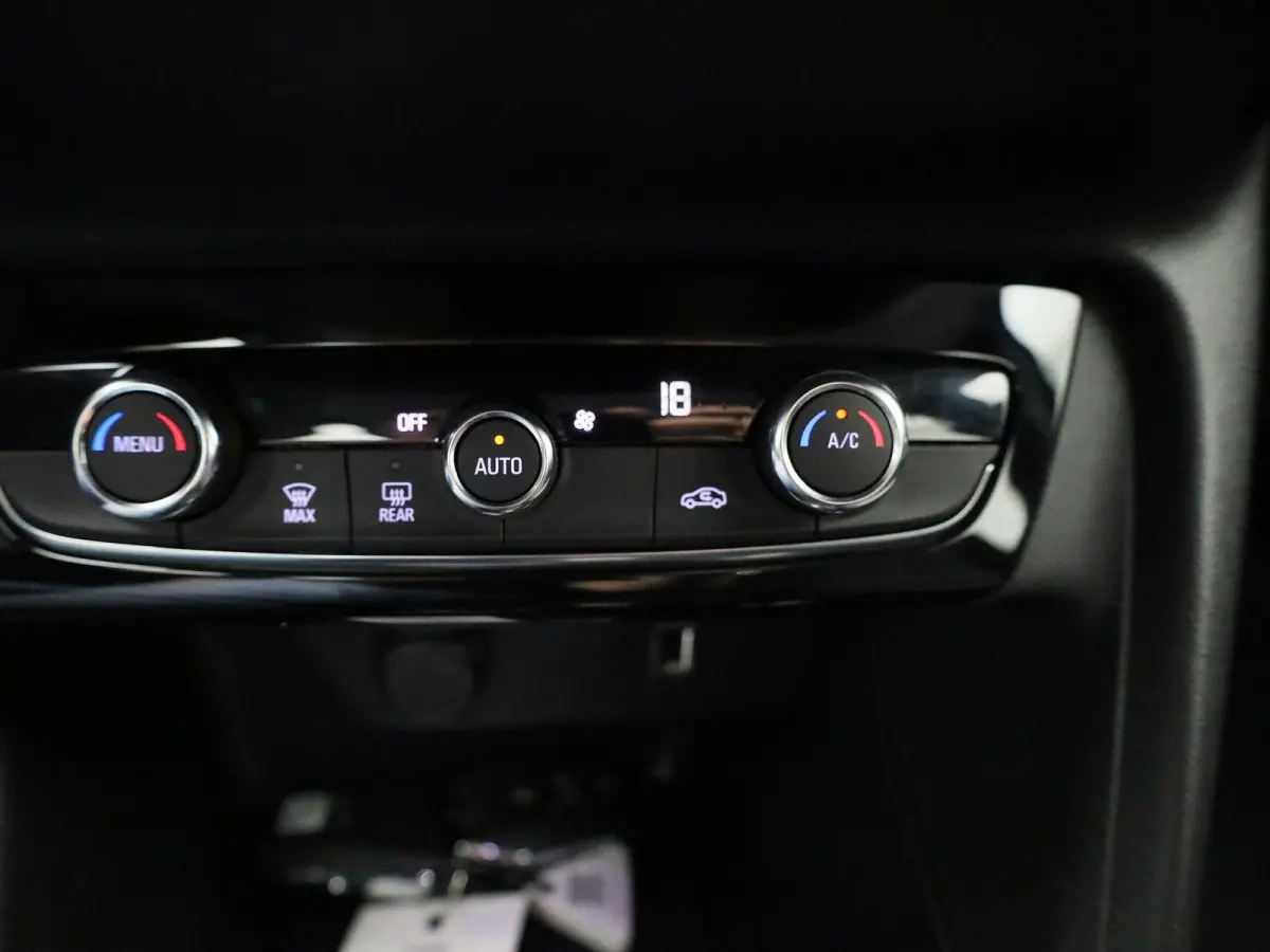 Edition 50 kWh | CRUISE CONTROL | CLIMATE CONTROL | APPLE CARPLAY / ANDROID AUTO | DIGITAAL DASHBOARD |