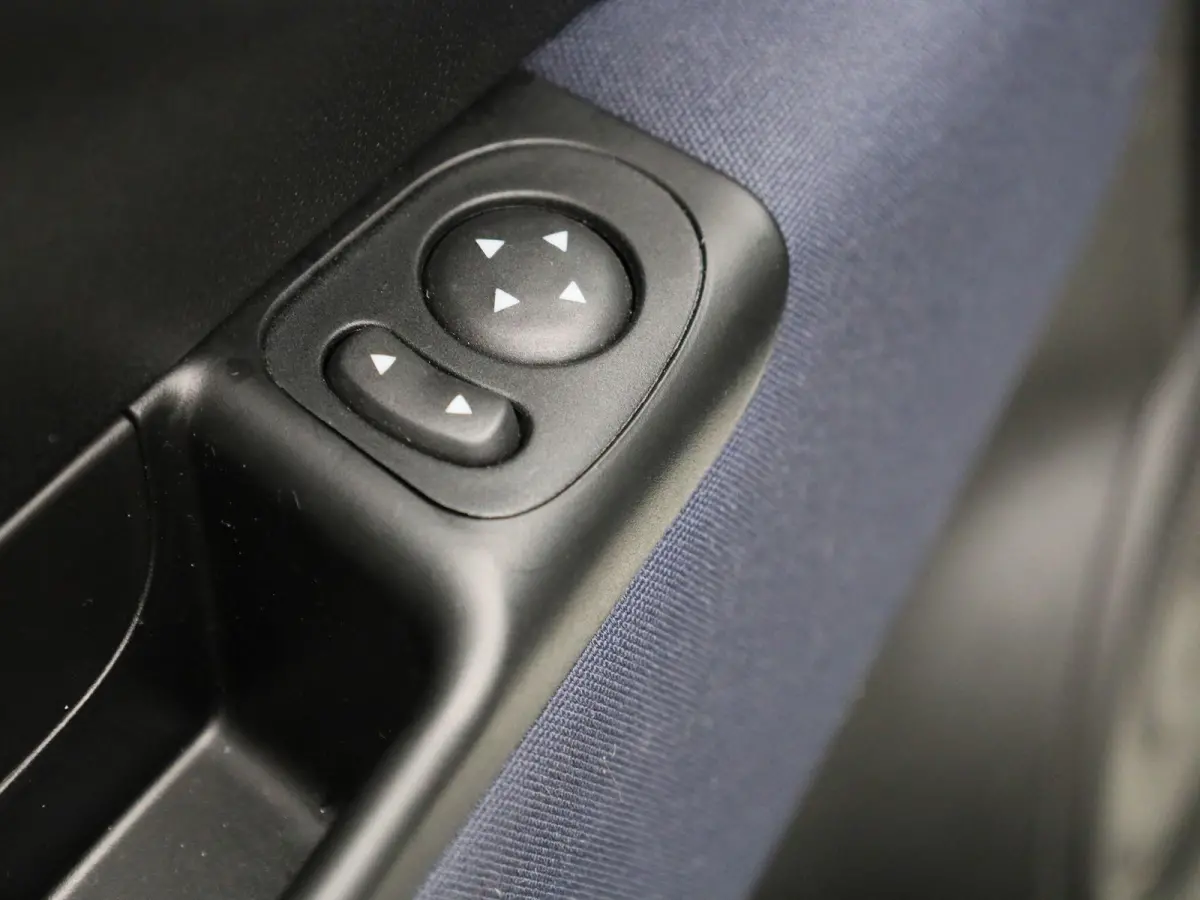 1.0 Hybrid Club | CRUISE CONTROL | LMV | LED | AIRCO |