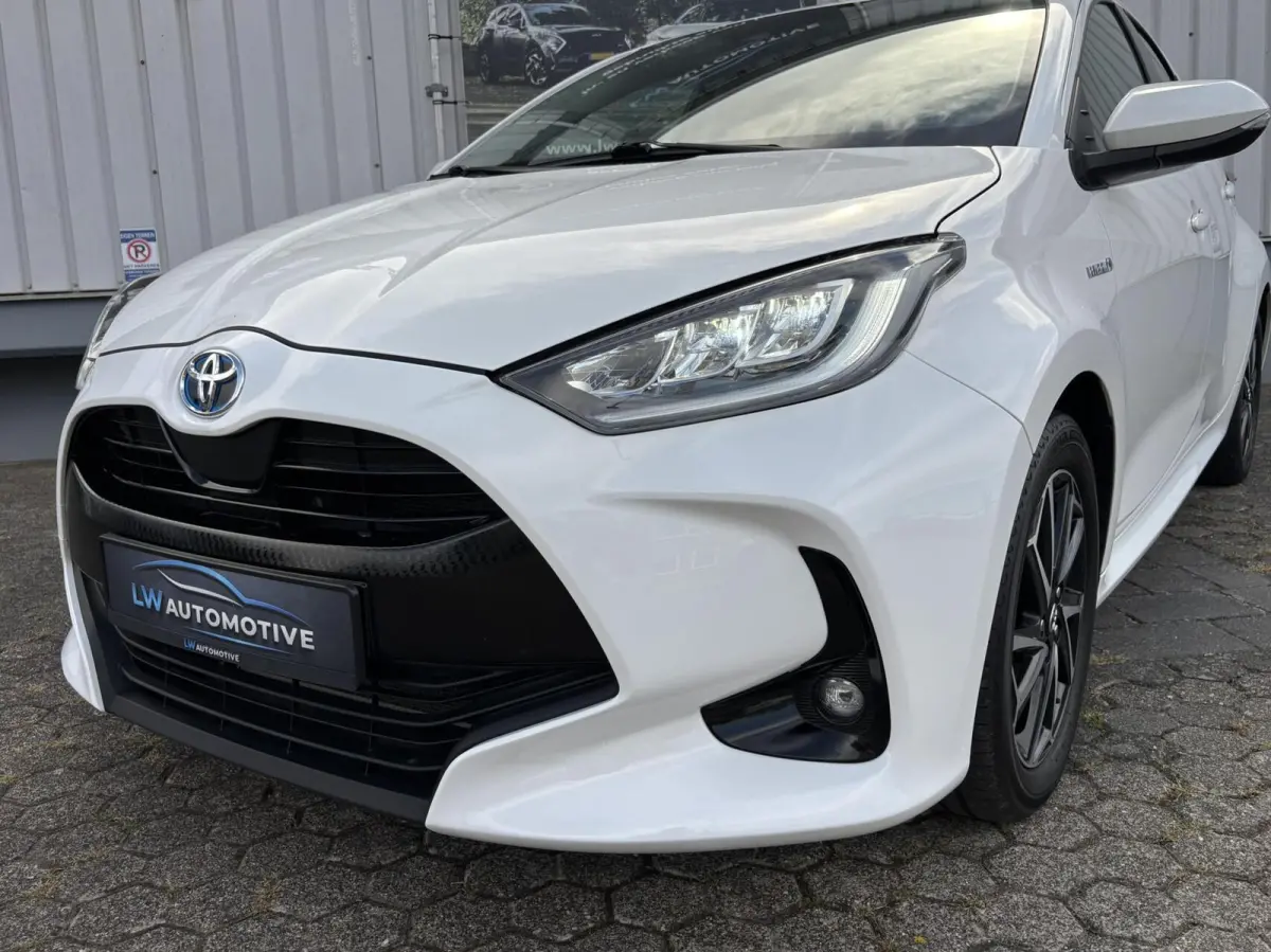 1.5 Hybrid Dynamic | Keyless | LED | Full map navi | Stoelverwarming