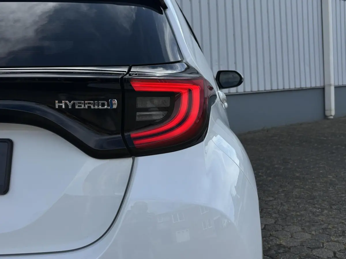 1.5 Hybrid Dynamic | Keyless | LED | Full map navi | Stoelverwarming
