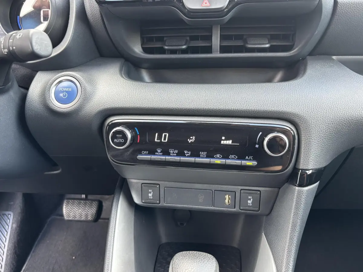 1.5 Hybrid Dynamic | Keyless | LED | Full map navi | Stoelverwarming