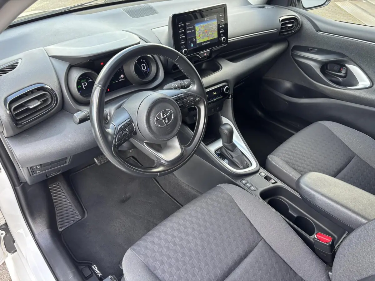 1.5 Hybrid Dynamic | Keyless | LED | Full map navi | Stoelverwarming