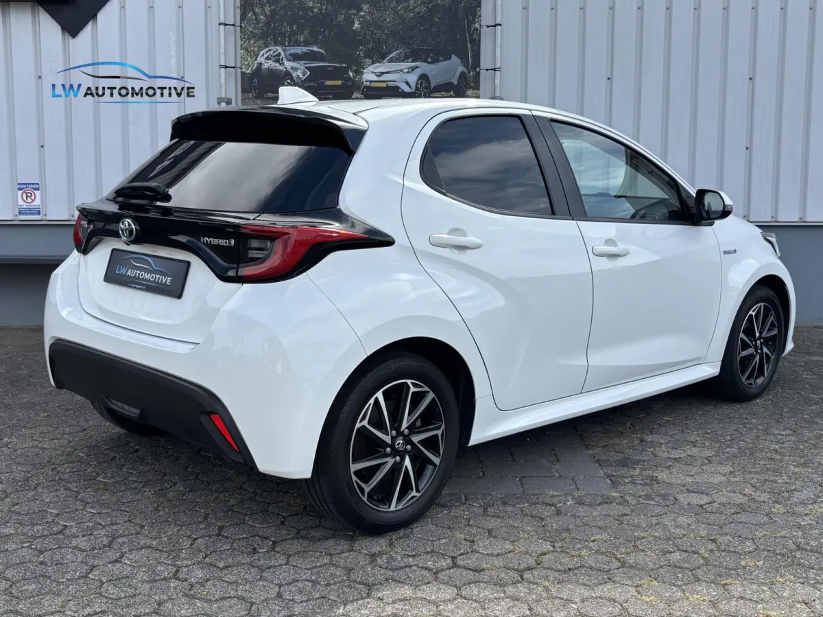 1.5 Hybrid Dynamic | Keyless | LED | Full map navi | Stoelverwarming