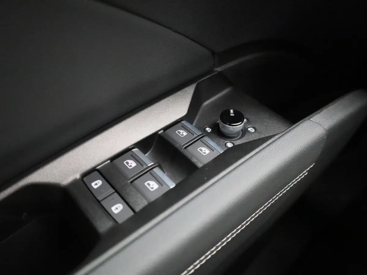 45 quattro Edition 82 kWh 286 PK | Adaptive cruise control | Glazen panoramadak | Elektrisch instel. voorstoelen | Achteruitrijcamera| Climate control | Matrix-ledkoplampen | Stoelverwarming