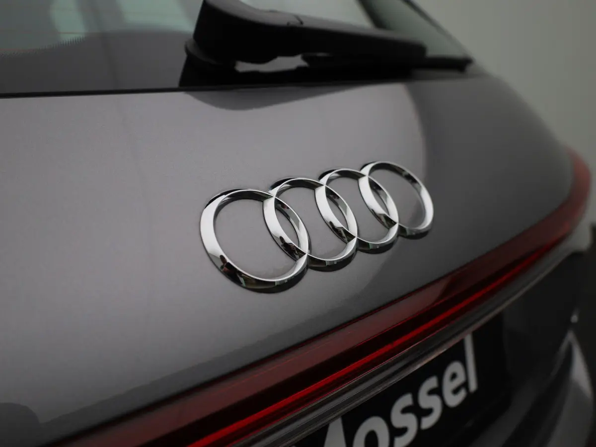 45 quattro Edition 82 kWh 286 PK | Adaptive cruise control | Glazen panoramadak | Elektrisch instel. voorstoelen | Achteruitrijcamera| Climate control | Matrix-ledkoplampen | Stoelverwarming