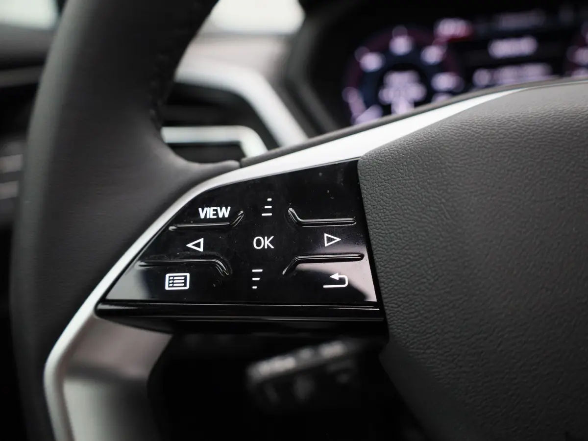 45 quattro Edition 82 kWh 286 PK | Adaptive cruise control | Glazen panoramadak | Elektrisch instel. voorstoelen | Achteruitrijcamera| Climate control | Matrix-ledkoplampen | Stoelverwarming