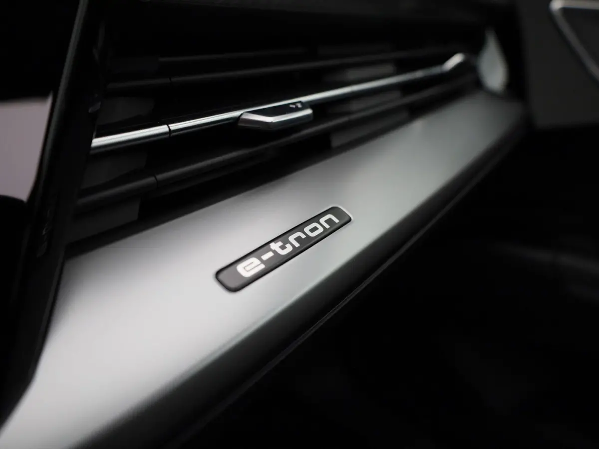 45 quattro Edition 82 kWh 286 PK | Adaptive cruise control | Glazen panoramadak | Elektrisch instel. voorstoelen | Achteruitrijcamera| Climate control | Matrix-ledkoplampen | Stoelverwarming