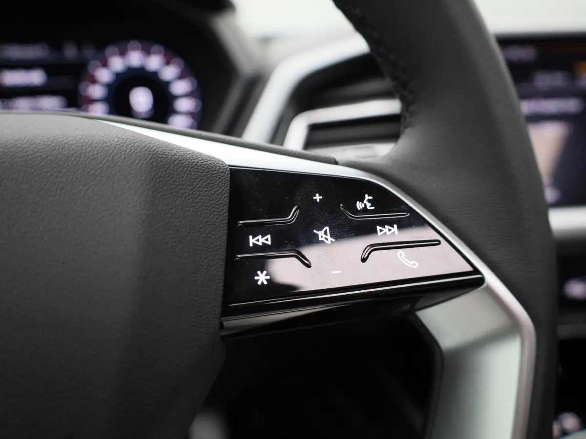 45 quattro Edition 82 kWh 286 PK | Adaptive cruise control | Glazen panoramadak | Elektrisch instel. voorstoelen | Achteruitrijcamera| Climate control | Matrix-ledkoplampen | Stoelverwarming