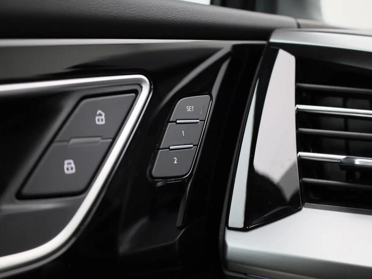 45 quattro Edition 82 kWh 286 PK | Adaptive cruise control | Glazen panoramadak | Elektrisch instel. voorstoelen | Achteruitrijcamera| Climate control | Matrix-ledkoplampen | Stoelverwarming