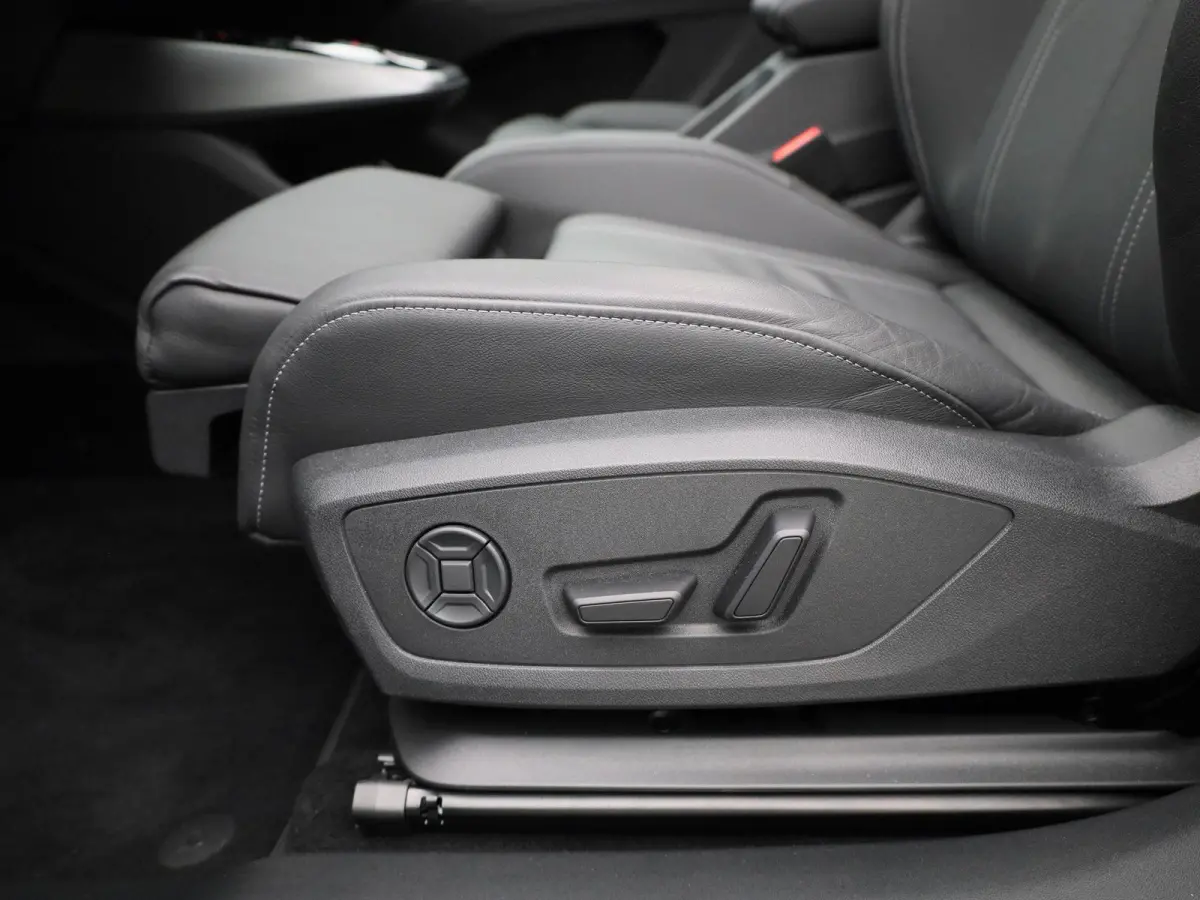 45 quattro Edition 82 kWh 286 PK | Adaptive cruise control | Glazen panoramadak | Elektrisch instel. voorstoelen | Achteruitrijcamera| Climate control | Matrix-ledkoplampen | Stoelverwarming