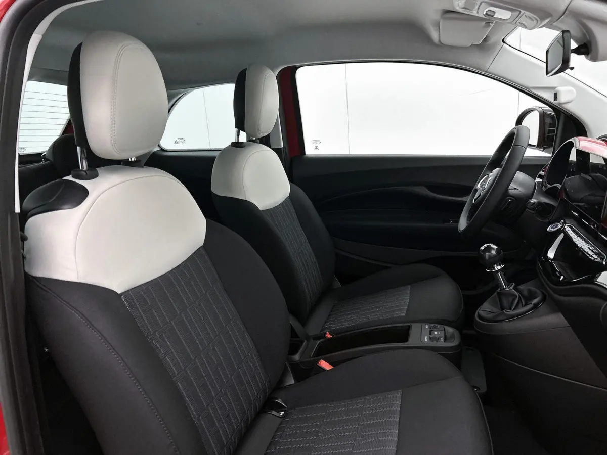 1.0 65pk Hybrid Icon | Apple Carplay/Android Auto | Climate Control | Cruise Control | Full-LED | 17"LMV | Getint Glas | Parkeersensoren |