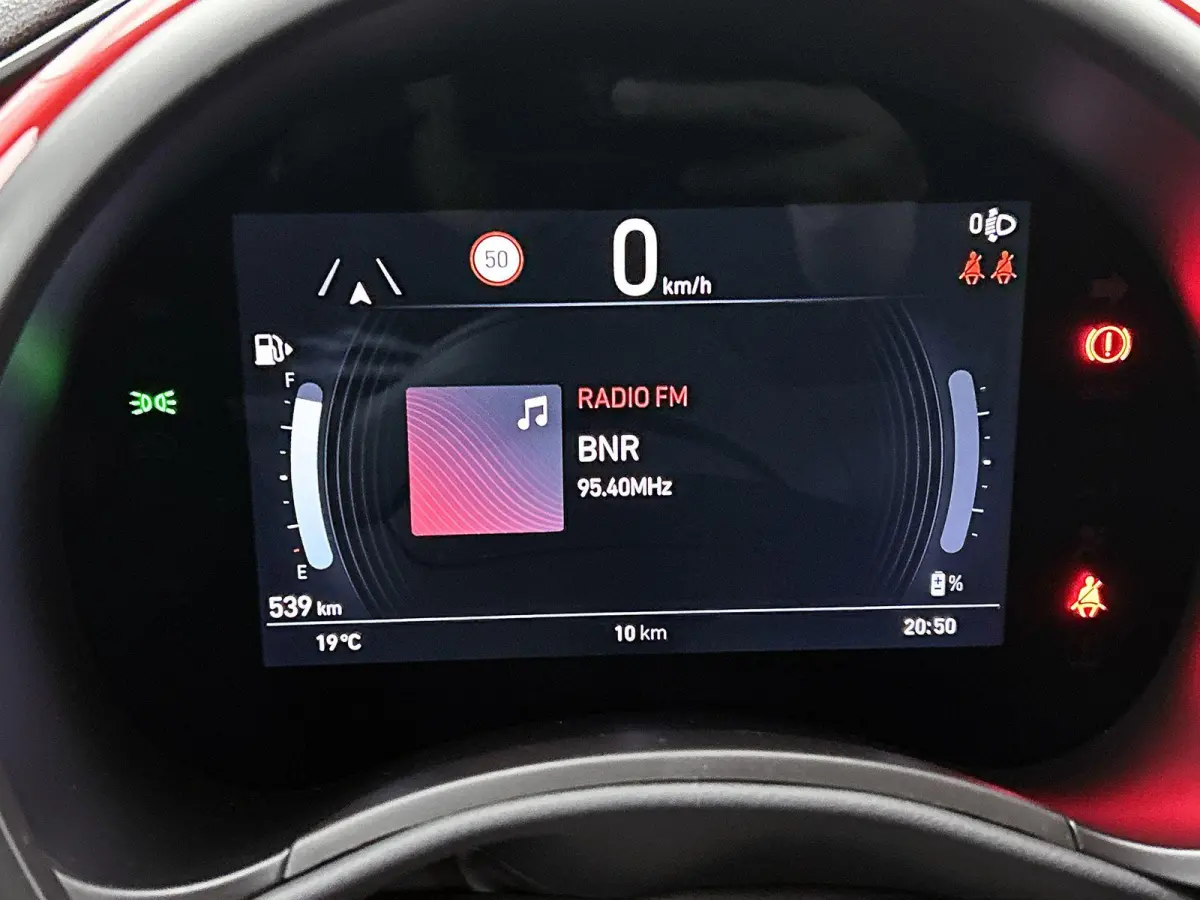 1.0 65pk Hybrid Icon | Apple Carplay/Android Auto | Climate Control | Cruise Control | Full-LED | 17"LMV | Getint Glas | Parkeersensoren |