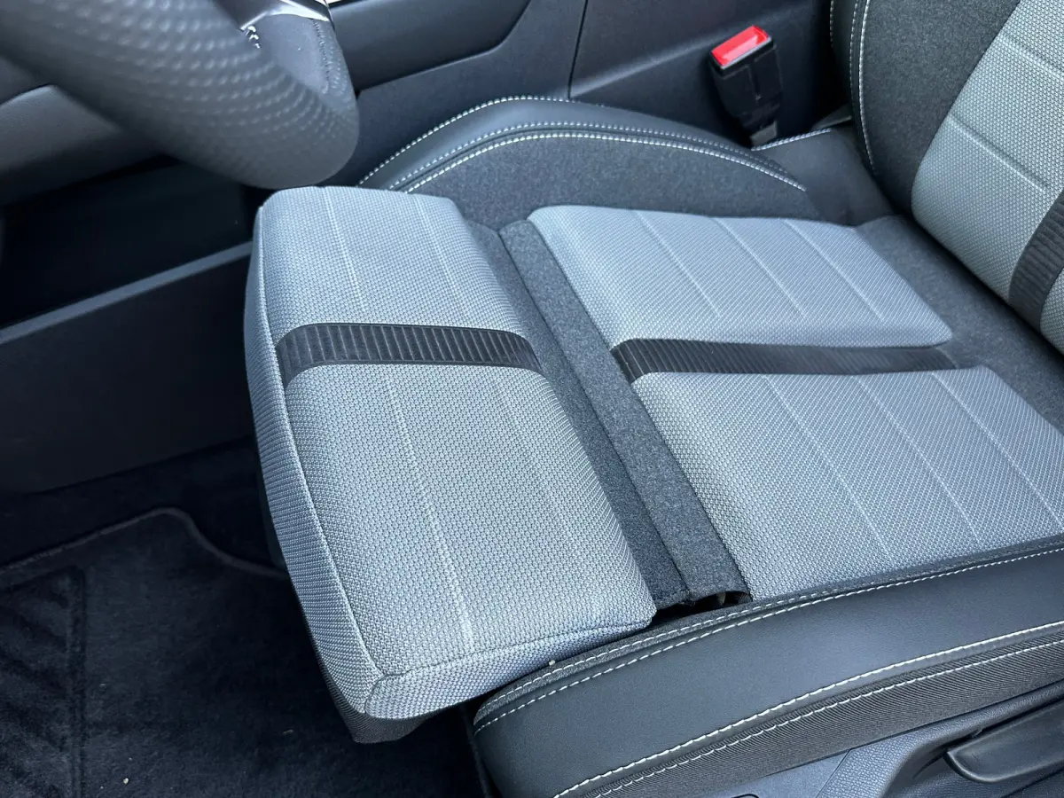 1.6 Turbo 195 PK Plug-in-Hybrid GS | ELEK. GLAZEN SCHUIF-/KANTELDAK| HEAD-UP DISPLAY| FOCAL SOUND| ADAPTIEVE CRUISE CONTROL| AGR COMFORTSTOELEN| DODEHOEK DETECTIE| STOEL, STUUR EN VOORRUITVE