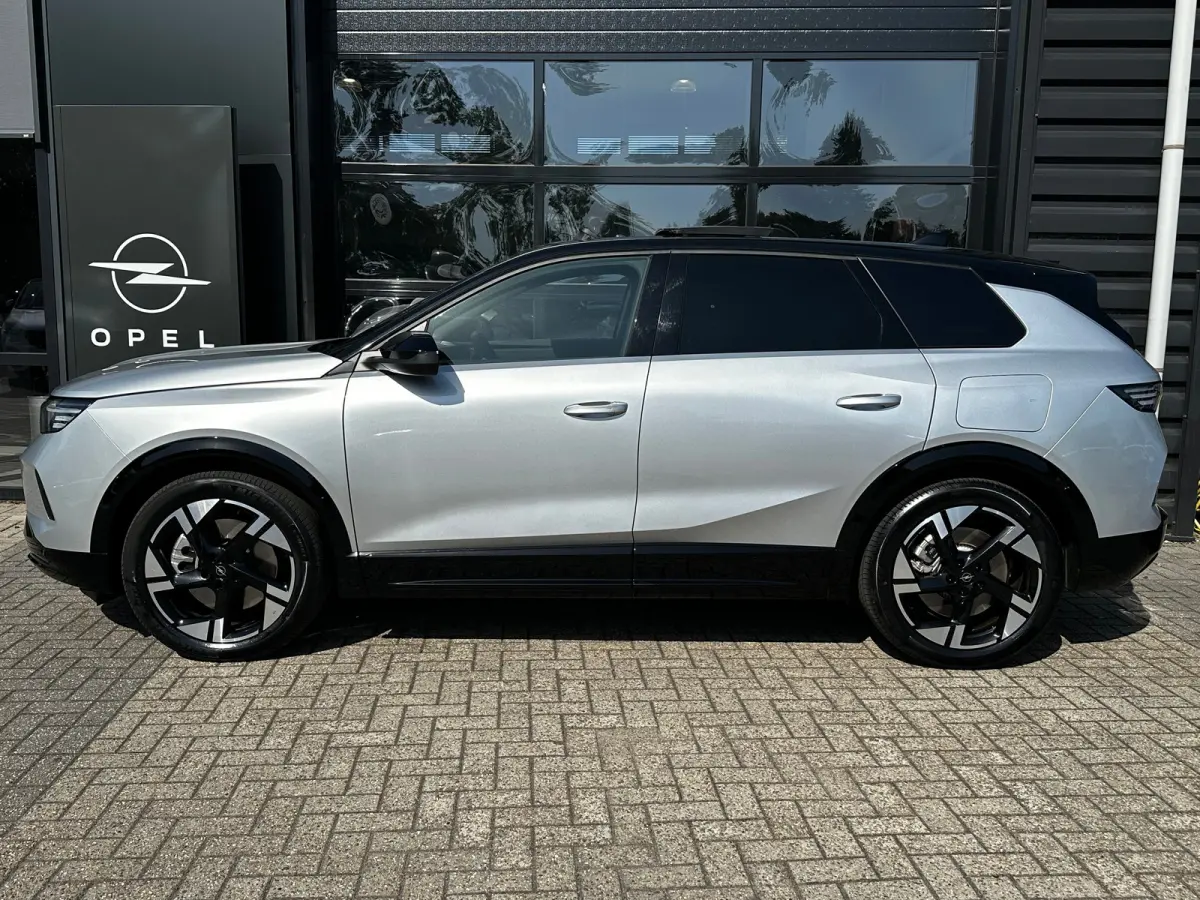 1.6 Turbo 195 PK Plug-in-Hybrid GS | ELEK. GLAZEN SCHUIF-/KANTELDAK| HEAD-UP DISPLAY| FOCAL SOUND| ADAPTIEVE CRUISE CONTROL| AGR COMFORTSTOELEN| DODEHOEK DETECTIE| STOEL, STUUR EN VOORRUITVE