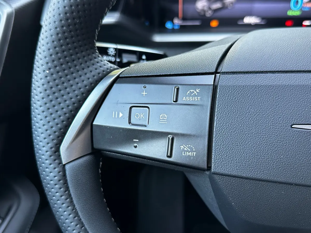1.6 Turbo 195 PK Plug-in-Hybrid GS | ELEK. GLAZEN SCHUIF-/KANTELDAK| HEAD-UP DISPLAY| FOCAL SOUND| ADAPTIEVE CRUISE CONTROL| AGR COMFORTSTOELEN| DODEHOEK DETECTIE| STOEL, STUUR EN VOORRUITVE