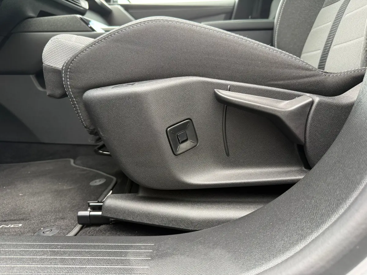 1.6 PHEV 195PK GS | 8 Jaar Garantie | Focal Soundsystem | TomTom NAVI | Schuif-/Kanteldak | Adaptieve Cruise Control | 360° Camera | Dodehoek Detectie | Verwarmde Stoelen | Matrix LED | 19"