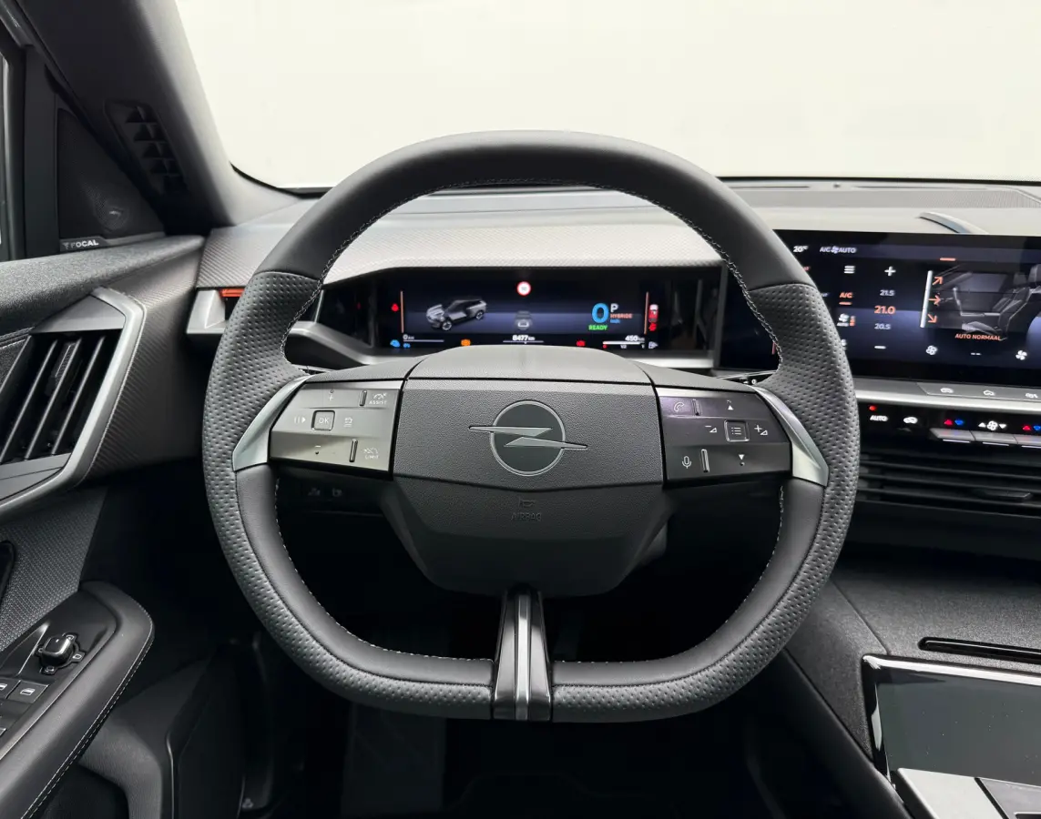 1.6 PHEV 195PK GS | 8 Jaar Garantie | Focal Soundsystem | TomTom NAVI | Schuif-/Kanteldak | Adaptieve Cruise Control | 360° Camera | Dodehoek Detectie | Verwarmde Stoelen | Matrix LED | 19"