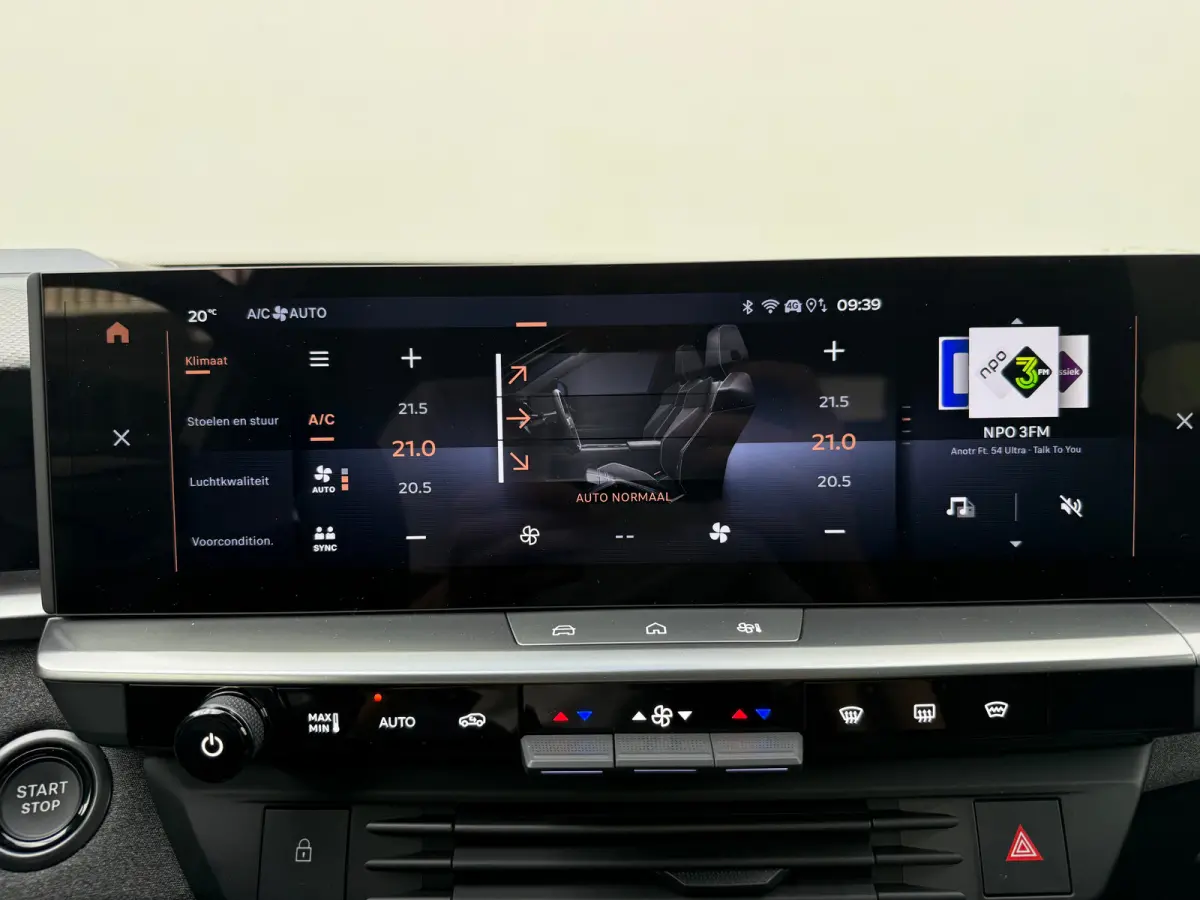 1.6 PHEV 195PK GS | 8 Jaar Garantie | Focal Soundsystem | TomTom NAVI | Schuif-/Kanteldak | Adaptieve Cruise Control | 360° Camera | Dodehoek Detectie | Verwarmde Stoelen | Matrix LED | 19"