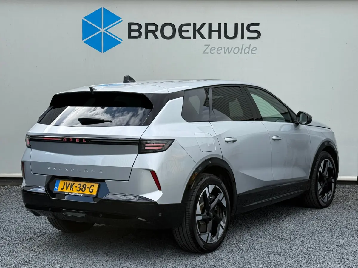 1.6 PHEV 195PK GS | 8 Jaar Garantie | Focal Soundsystem | TomTom NAVI | Schuif-/Kanteldak | Adaptieve Cruise Control | 360° Camera | Dodehoek Detectie | Verwarmde Stoelen | Matrix LED | 19"