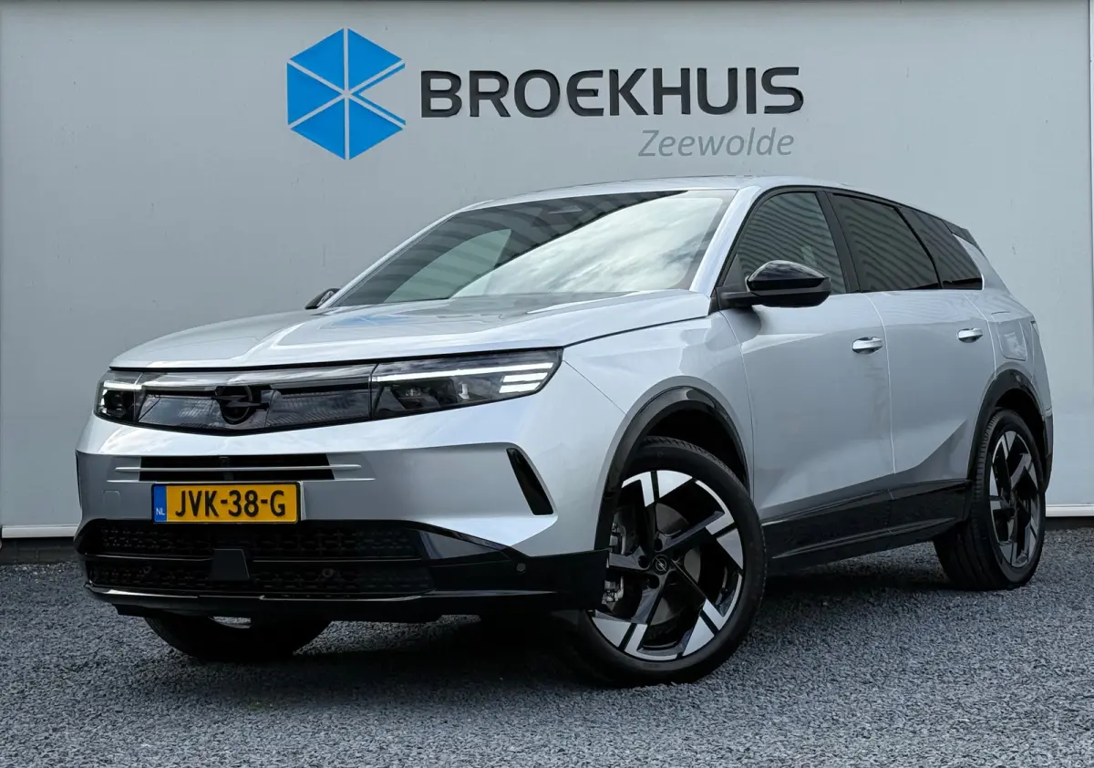 1.6 PHEV 195PK GS | 8 Jaar Garantie | Focal Soundsystem | TomTom NAVI | Schuif-/Kanteldak | Adaptieve Cruise Control | 360° Camera | Dodehoek Detectie | Verwarmde Stoelen | Matrix LED | 19"
