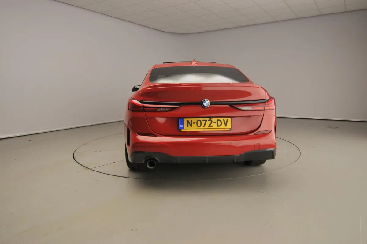 218i | M-Sportpakket | LED | Leder | HUD | Active cruise | M-Zetels | Panoramadak | Keyles go | DAB | Hifi speakers | Alu 19 inch