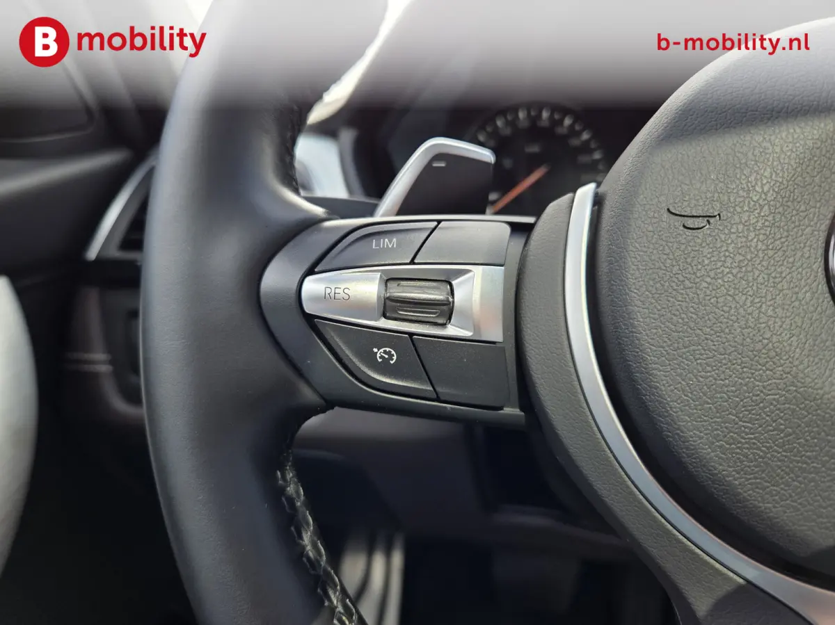 320i High Executive M-Sport Panoramadak Apple CarPlay NL Auto! | Hifi | Leer | Cruise Control | Navigatie
