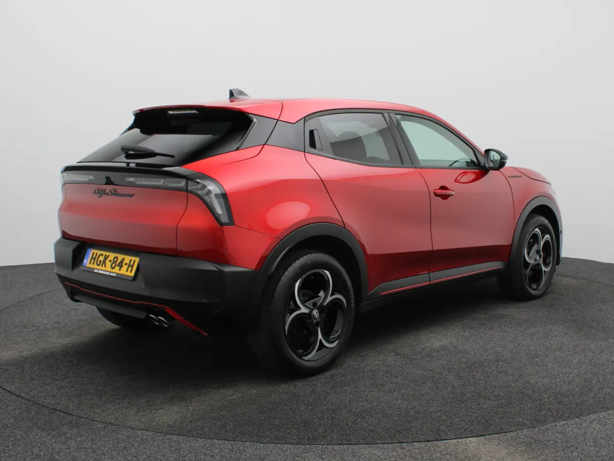 1.2 Turbo Hybrid Ibrida Speciale | Camera | Parkeersensoren | Dodehoekdetectie | Navigatie | Cruise Control Adaptief | Stoelverwarming | Elektrische Bestuurderstoel | Elektrische Kofferklep