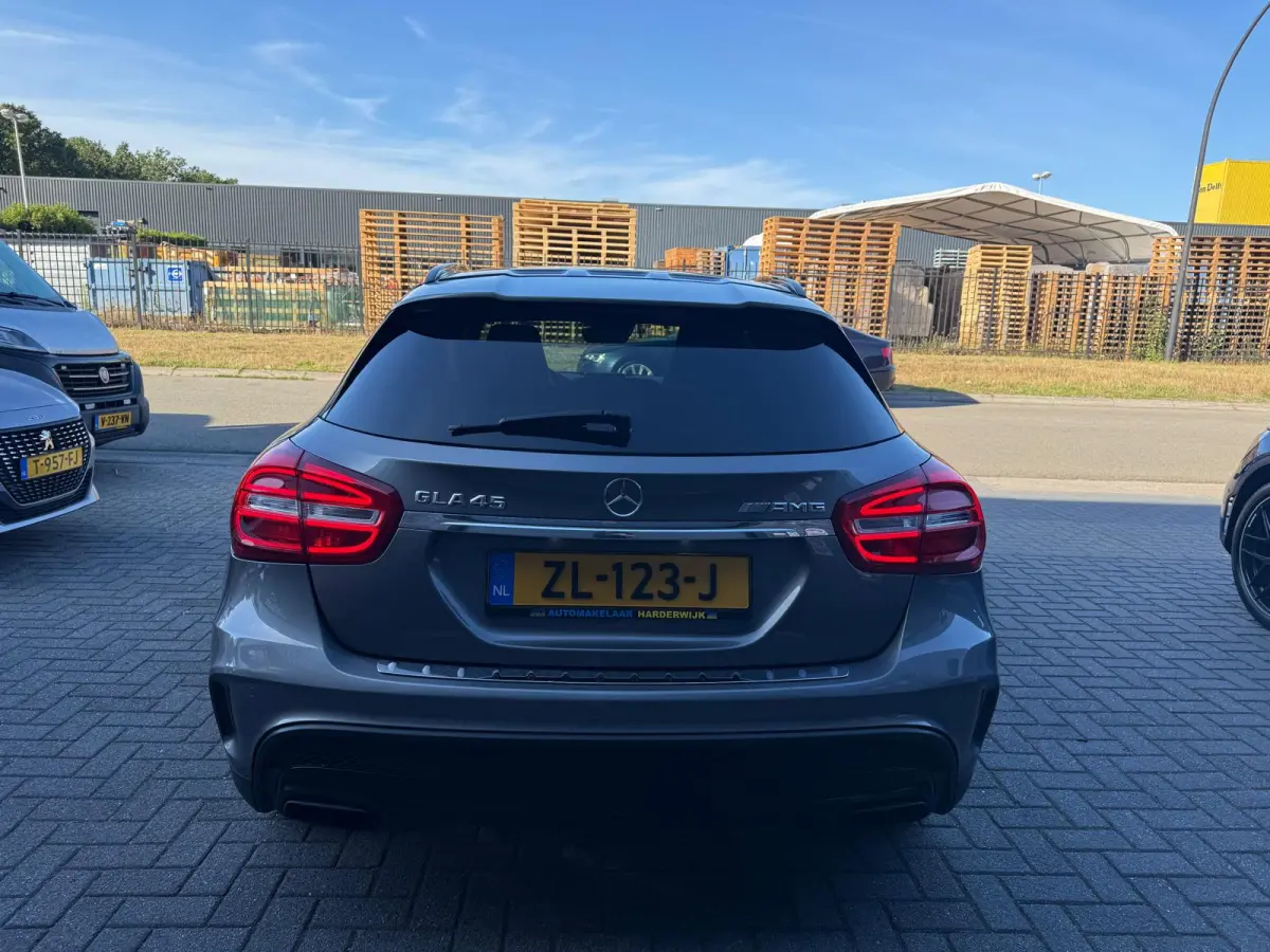 AMG 45 4MATIC | PANO | XENON | CRUISE | CAMERA | MEMORY | NAVI | LMV | HARMAN KARDON |