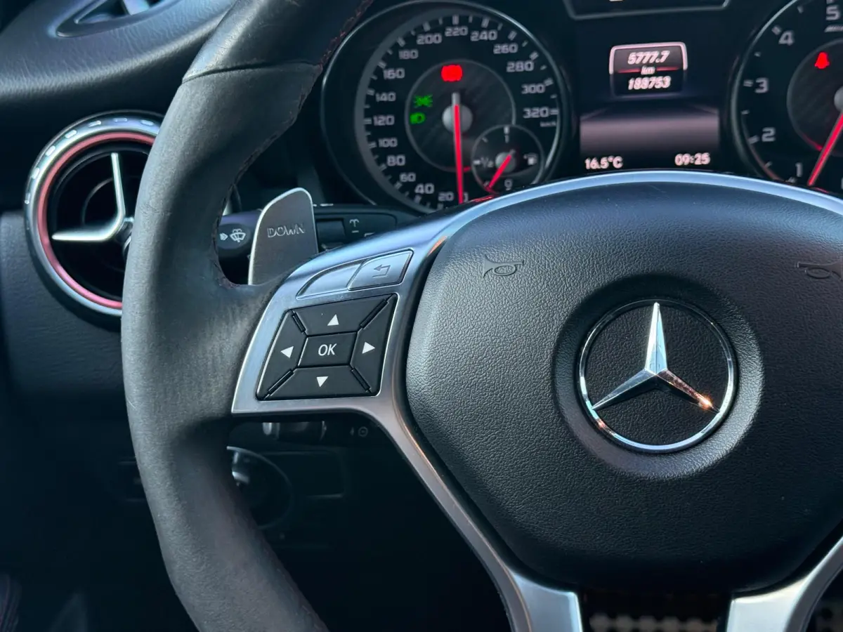 AMG 45 4MATIC | PANO | XENON | CRUISE | CAMERA | MEMORY | NAVI | LMV | HARMAN KARDON |