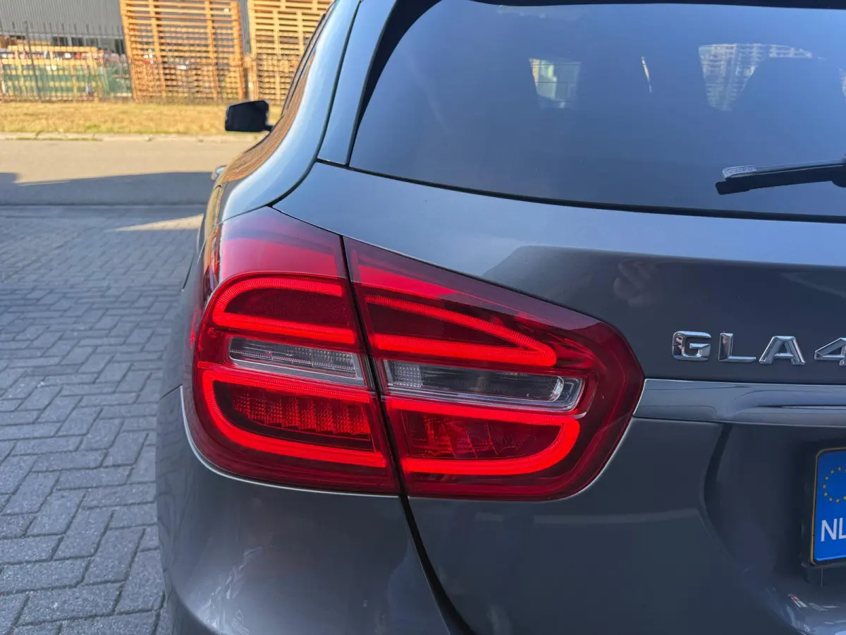 AMG 45 4MATIC | PANO | XENON | CRUISE | CAMERA | MEMORY | NAVI | LMV | HARMAN KARDON |